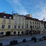 City Center Apartment Near Public Swimming Pool