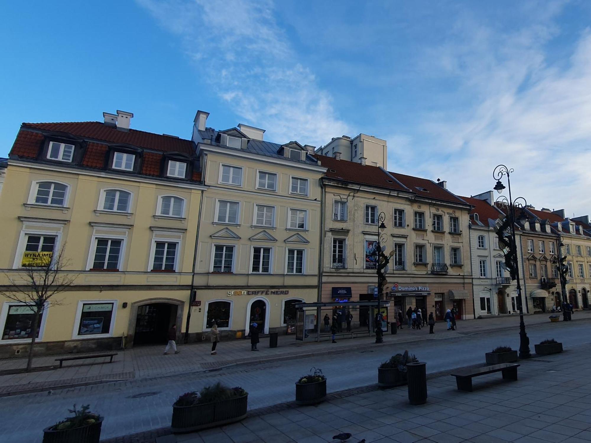 Center Near Public Swimming Pool Apartament